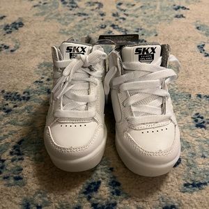 Skechers